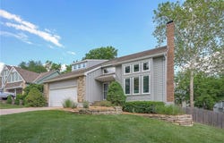 7541 Westgate Street, Shawnee, KS 66216