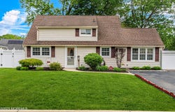 27 Sunrise Road, Old Bridge, NJ 08857