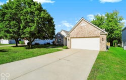 6498 Glenwood Trace, Zionsville, IN 46077