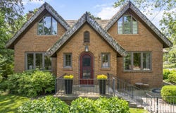 2346 Lake Drive SE, East Grand Rapids, MI 49506