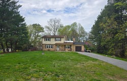 902 CLYDESDALE Drive, BEAR, DE 19701