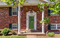 9 Brentwood Circle, Nitro, WV 25143