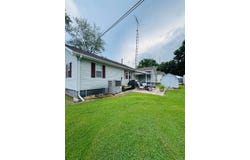 812 Stewart St, Carmi, IL 62821