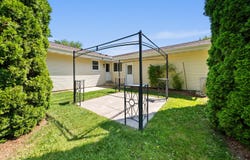 10615 N Oconnell Ln, Mequon, WI 53097