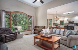 10 E Big Sky Pl, Sioux Falls, SD 57110