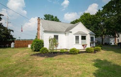 26 Eichybush Road, Kinderhook Village, NY 12106