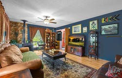 1665 Sandhurst Avenue E, Maplewood, MN 55109