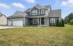 N45w22742 Charlotte Way, Pewaukee, WI 53072