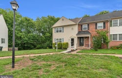 8683 POINT OF WOODS Drive, MANASSAS, VA 20110