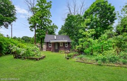 13 Alturas Road, Vernon, NJ 07462