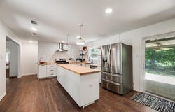206 E Park, Italy, TX 76651