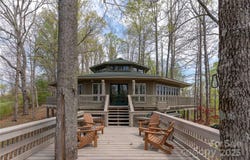 39 Tatham Road, Hendersonville, NC 28792