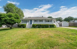29 Green Acre Drive, Salem, NH 03079
