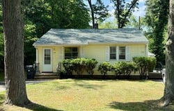 528 Chippewa Road, Benton Harbor, MI 49022
