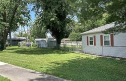 1026 E Noleman Street, Centralia, IL 62801