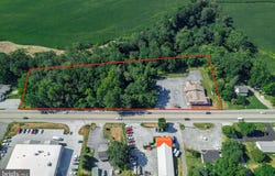 5626 W LINCOLN HIGHWAY, PARKESBURG, PA 19365