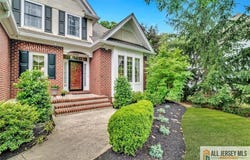 4 Danser Drive, Cranbury, NJ 08512