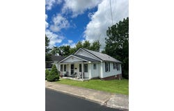 909 E 2nd St, Richlands, VA 24641