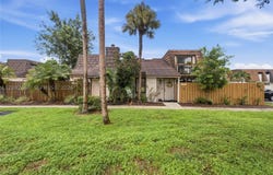 4120 Palm Bay Cir, West Palm Beach, FL 33406
