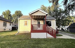 345 5th Street SW, Plainview, MN 55964