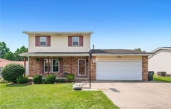 5604 Perry Hills Drive SW, Canton, OH 44706