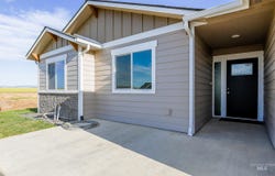 1736 Golden Hills Dr, Lewiston, ID 83501