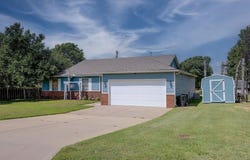 1 Lomond Terrace, Winfield, KS 67156