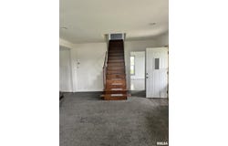 250 E RAILROAD Street, Roseville, IL 61473