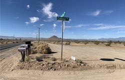 Dale Evans Parkway, Apple Valley, CA 92307