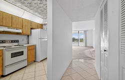 4640 Lucerne Lakes Boulevard, Lake Worth, FL 33467