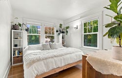 218 SE WASHINGTON St, McMinnville, OR 97128