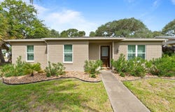 2001 Cochran Lane, ROCKPORT, TX 78382