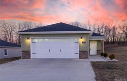 105 Daniels Court, Saint Robert, MO 65584