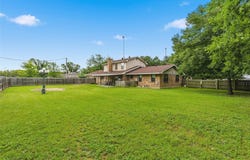 408 E Mulberry Street, Leonard, TX 75452