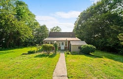 165 Plymouth Blvd, Westport, MA 02790