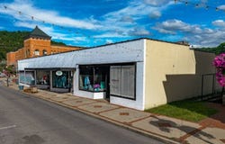 165 W. Court Street, Prestonsburg, KY 41653