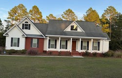 387 Tanglewood Dr, Moultrie, GA 31768