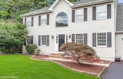 18 Brentwood Drive, Jackson, NJ 08527