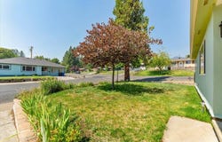 928 Pioneer St, Yreka, CA 96097-2122