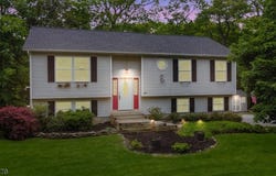 37 Evergreen Rd, Vernon Twp., NJ 07461-4702