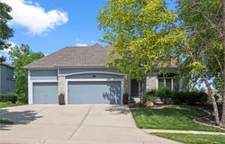 19004 W 98TH Terrace, Lenexa, KS 66220