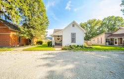 211 Taylor Street, Pendleton, IN 46064