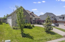 4855 S Tanager Avenue, Battlefield, MO 65619