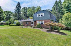 34 RIDGEFIELD Lane, Radford, VA 24141