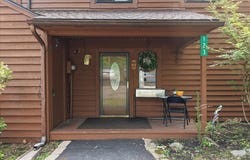 123 Meadow View Court, Bushkill, PA 18324