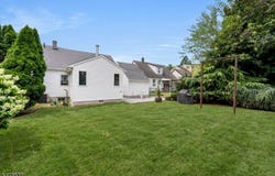 338 South Pkwy, Clifton City, NJ 07014-1225