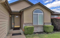 2451 BOWTIE AVE, Eugene, OR 97404