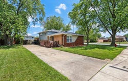 778 E 158th Street, South Holland, IL 60473