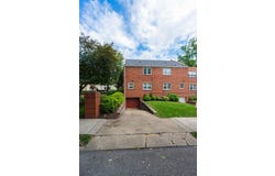 6833 Meade St, Point Breeze, PA 15208