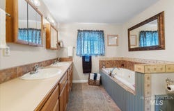 712 S.w 4th Sw 4th, Fruitland, ID 83660